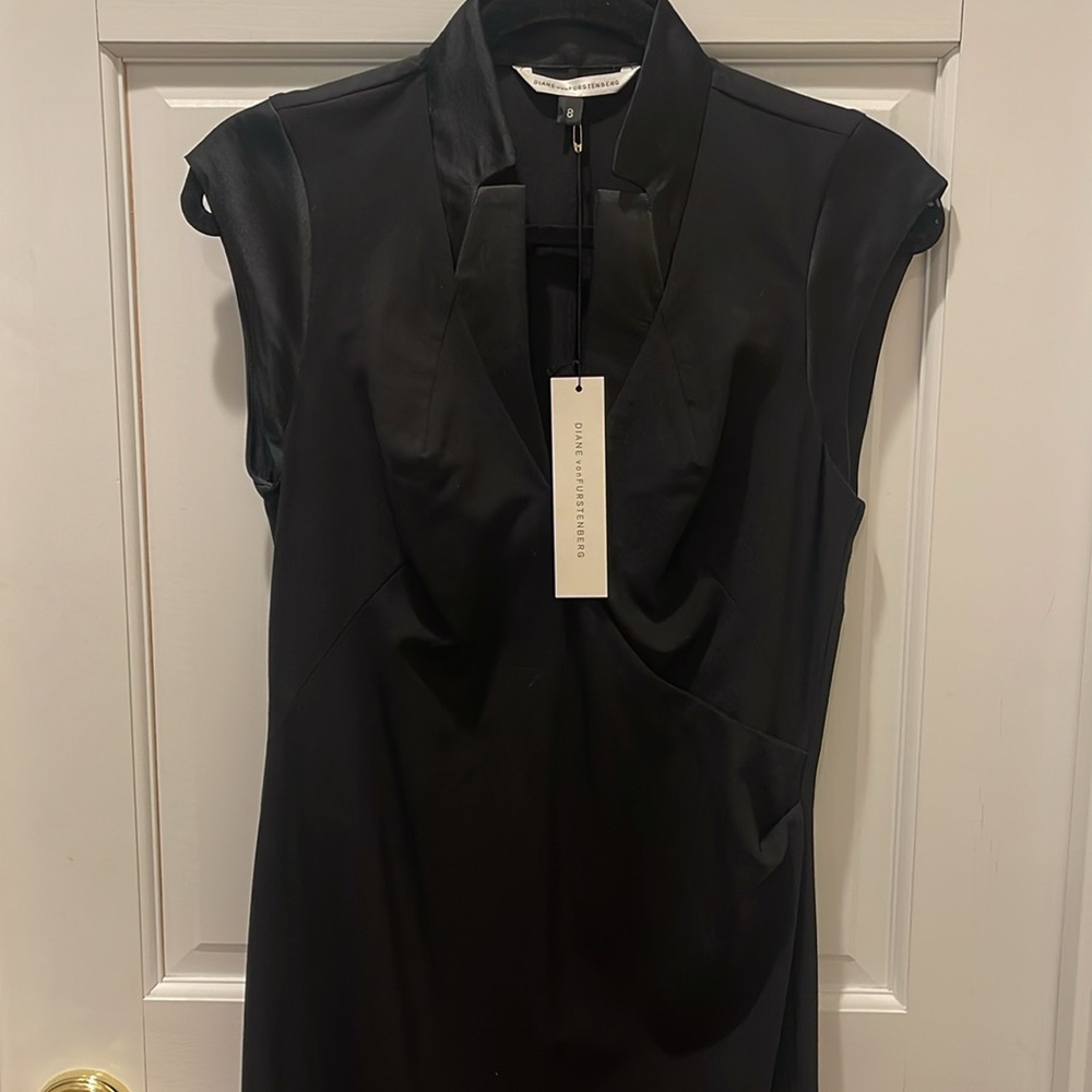 NWT Diane vonFurstenberg (DVF) Cap Sleeved Tuxedo pencil dress Size 8 Black.